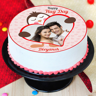Side View of hug day special photo cake