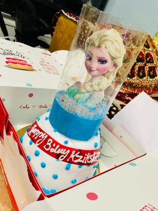Frozen Pull Me Up Cake