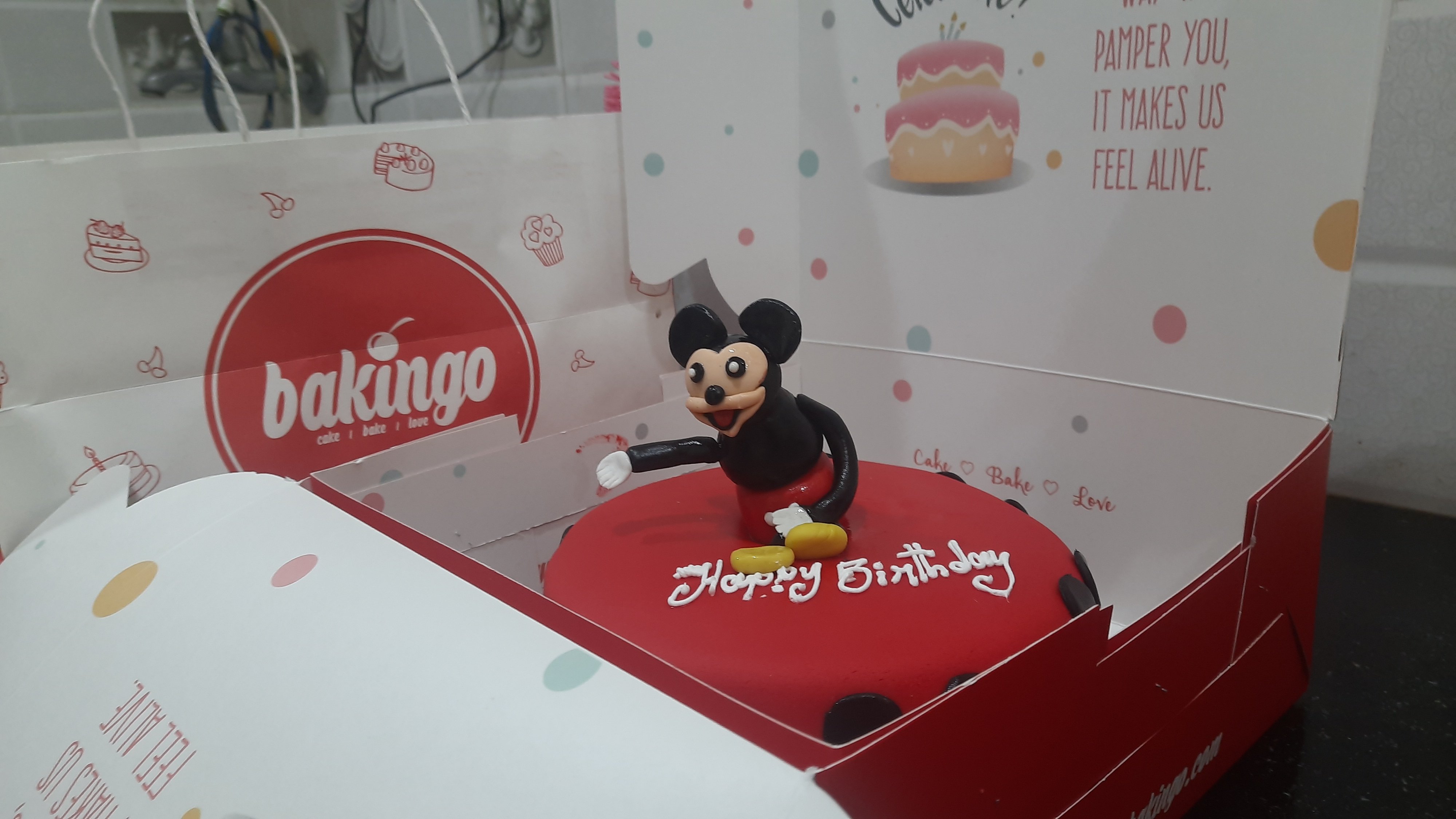 Round Shaped Mickey Mouse Fondant Cake