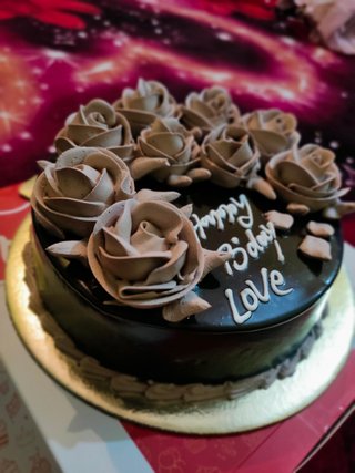 Round Rosey Brown Chocolate Cake