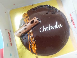 Round Chocolate Truffle Cake
