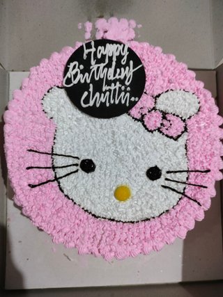 Hello Kitty Cream Cake