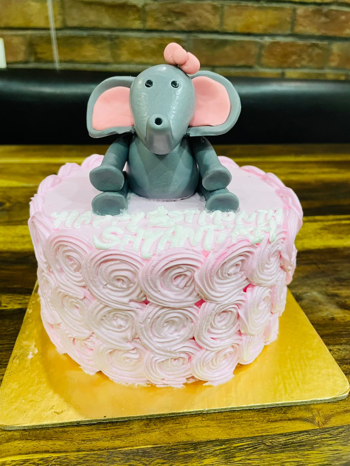 Baby Elephant colour tones cake – Creme Castle
