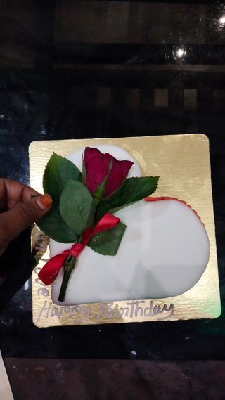 Rosy Vanilla Fondant Cake
