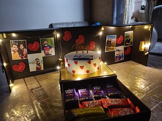 Love Cake Surprise Box