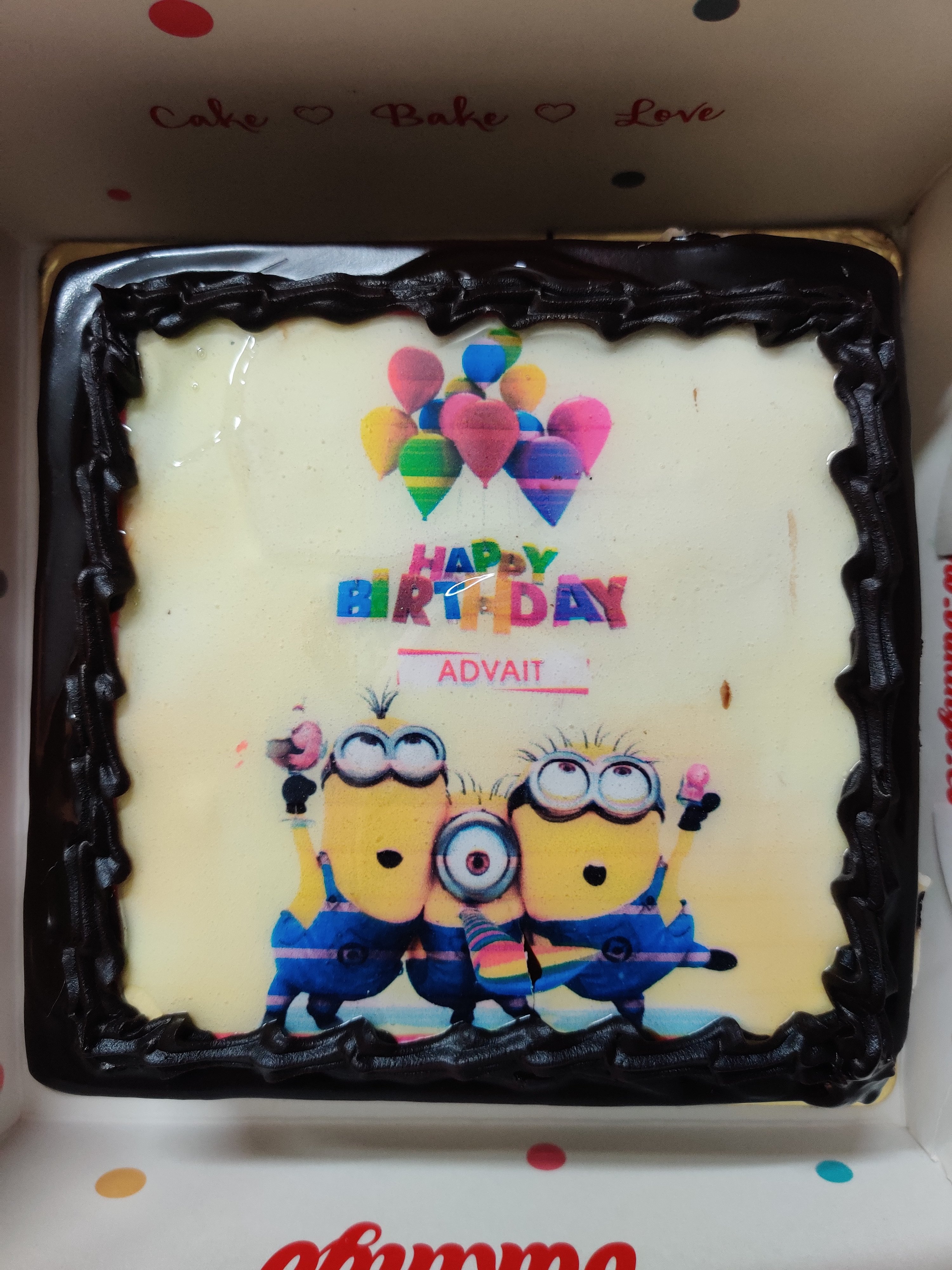 Cute Minion Cake  Celebratebigdaycom