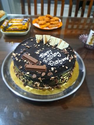 Kitkat Chocolate Cake