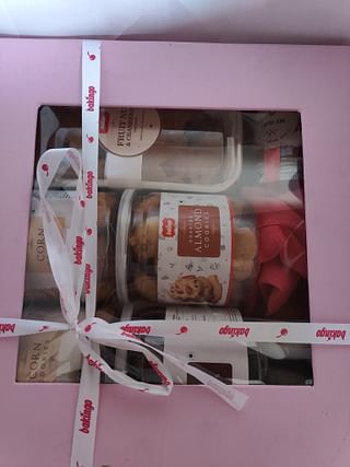 Heavenly Cookies And Jar Cakes Box