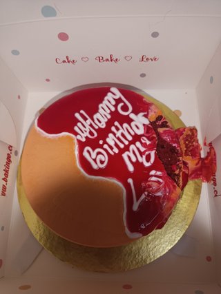 Glazing Red Velvet Cake