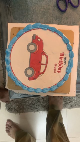 Red Car Round Cream Cake