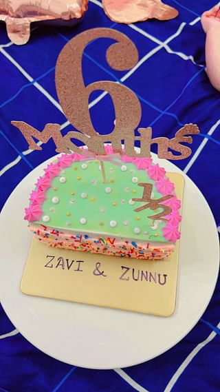 Sparkly Pinky Blues Half Pineapple Cake