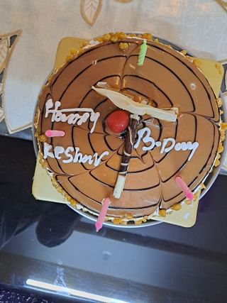 Round Shape Butterscotch Cake 