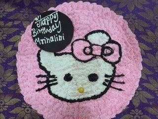 Hello Kitty Cream Cake