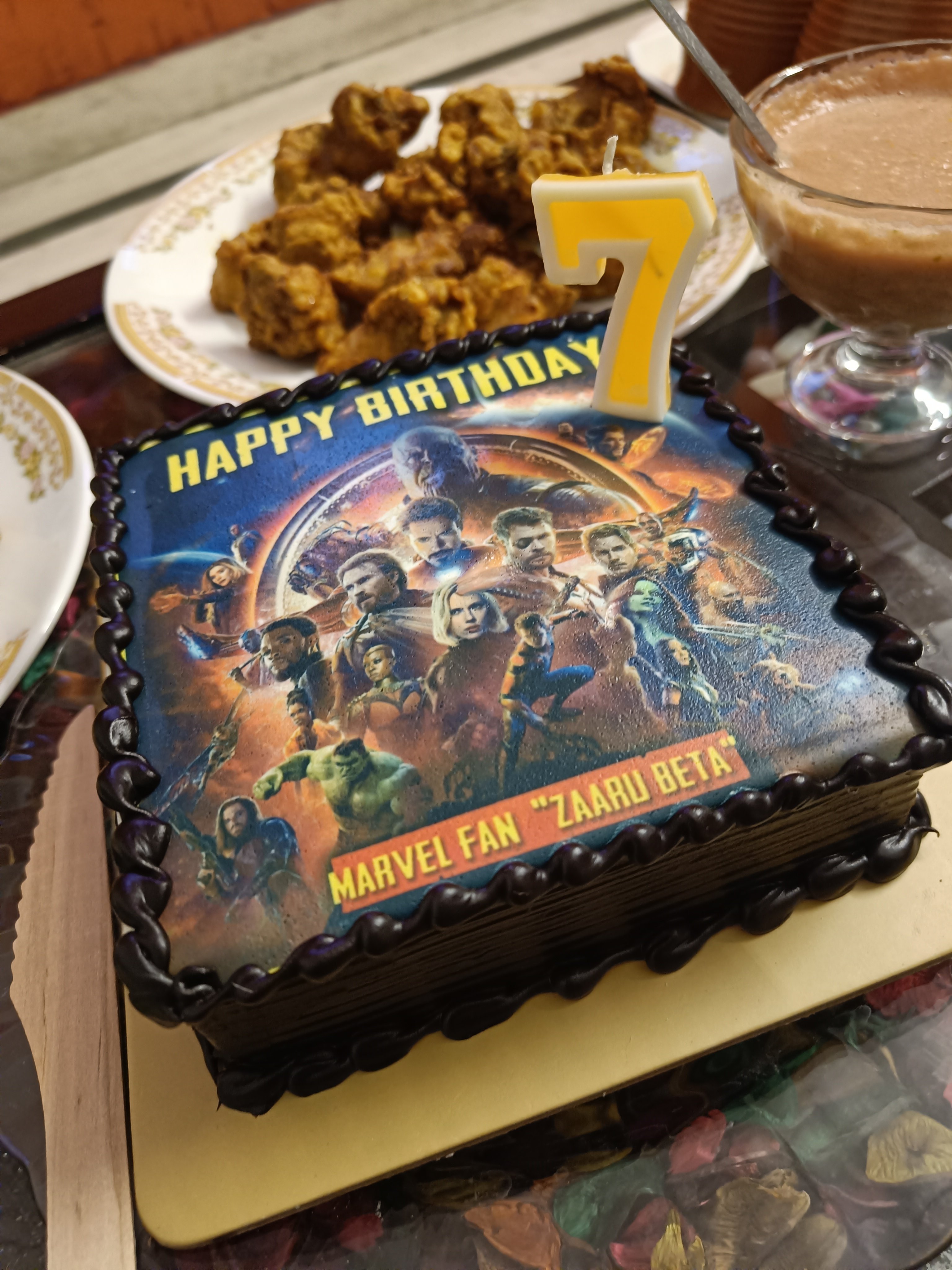 Amazing Avengers birthday cake... - Sugar Crush by Jannen | Facebook