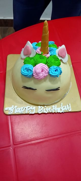 Unicorn Pineapple Pinata Cake