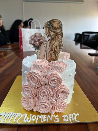 Glamorous Butterscotch Womens Day Cake