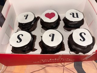 Set Of 6 Chocolate Cupcakes For Sister