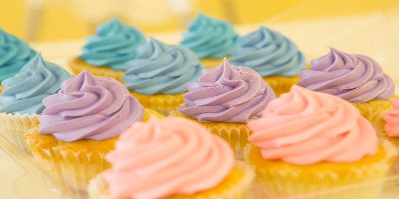 3 Easy Peasy Ways to Frost Delicious Cupcakes