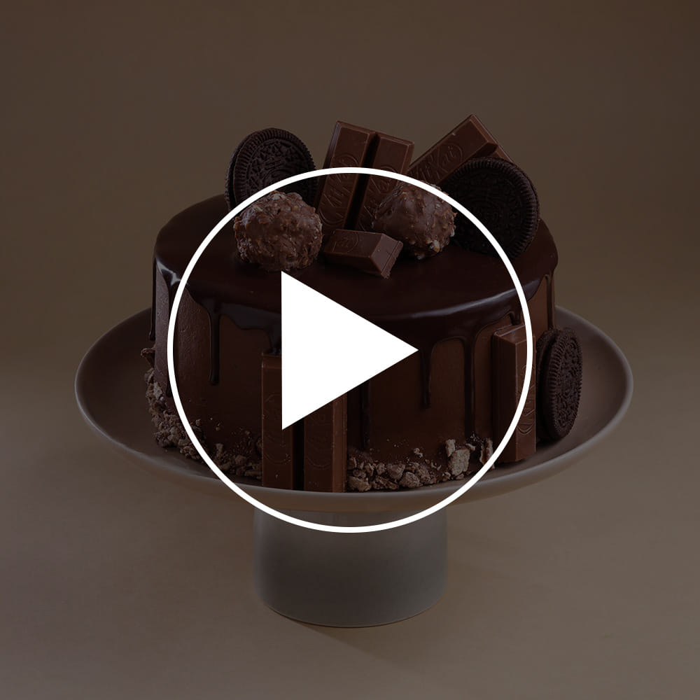 Crunchy Choco KitKat Cake