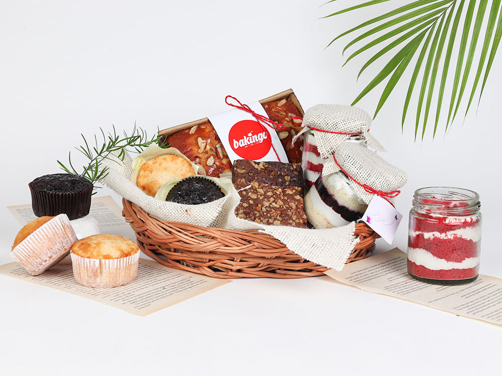 Buy Cakes Muffins And Brownies Cakes N Brownie Hamper Buy Cakes Muffins And Brownies Cakes N Brownie Hamper