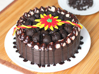 Rakhi Special Snicker Chocolate Cake