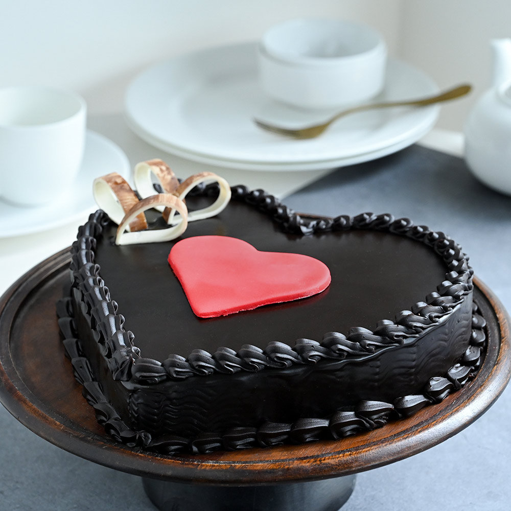Buy Fondant Heart In A Heart Shaped Chocolate Cake-Amore Mio