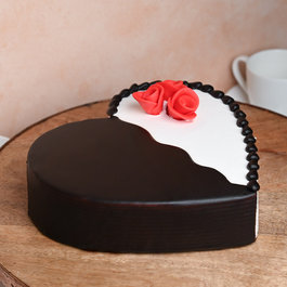 Heart-Shaped Choco Vanilla Cake
