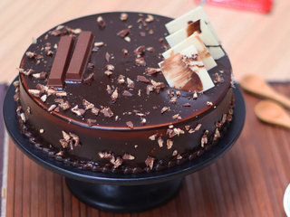 KitKat Chocolate Cake in Hyderabad