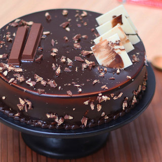 KitKat Chocolate Cake in Hyderabad