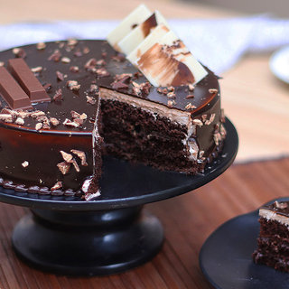 Sliced View of KitKat Chocolate Cake in Hyderabad