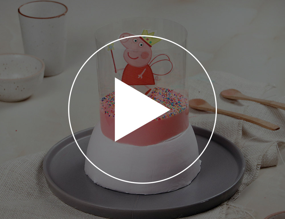 Peppa Pig Theme Strawberry Pull Me Up Cake