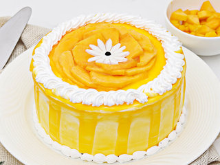 Creamy Mango Cake