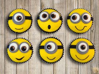 Minion Cup Cake for Birthday