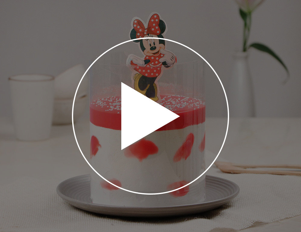 Minnie Mouse Strawberry Pull Me Up Cake