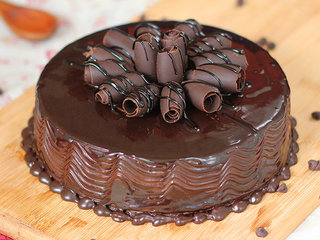Delicious Chocolate Cake in Noida