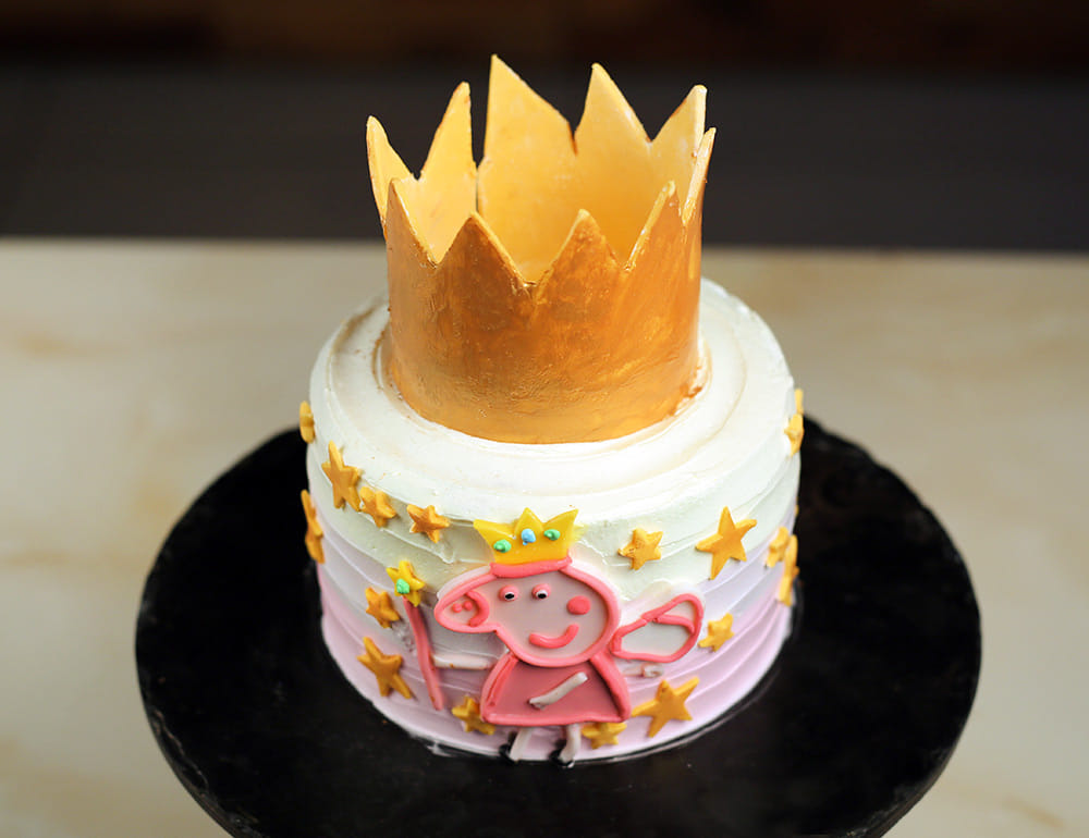 Buy Scrumptious White Fondant Peppa Pig Cake The Royal Cake Of Peppa