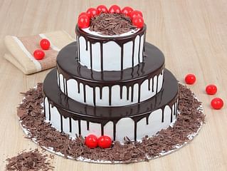 Show Stealer - 3 Tier Black Forest Cake Show Stealer - 3 Tier Black Forest Cake