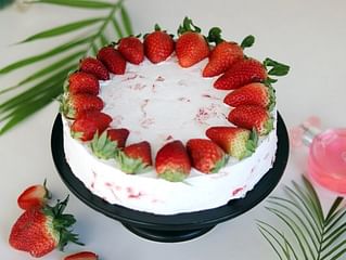 Delicious Strawberry Cake Delicious Strawberry Cake