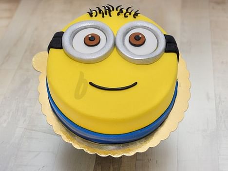 Buy Minion Theme Cake 1 Minion S Despicable Delight