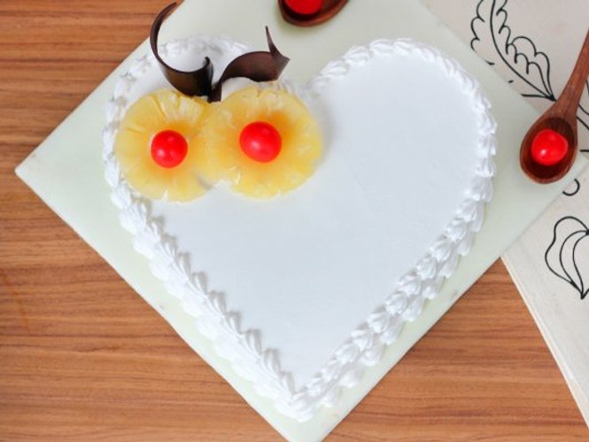 Buy Heart Pineapple Cake With Chocolate N Fruits-Pineapple Pleasure