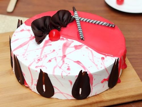 Buy Strawberry Vanilla Cake Double Up The Fun Spoonful of sugar has been making a splash in bangalore with its great desserts. double up the fun