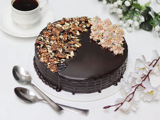 Snickers Cake With Nuts