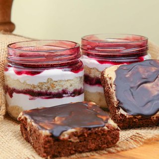 Set of 2 Blueberry Jar Cakes and Peanut Brownies