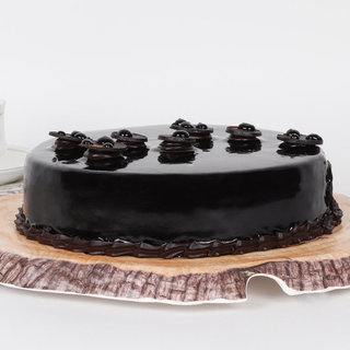 Enticing Dark Chocolate Cake
