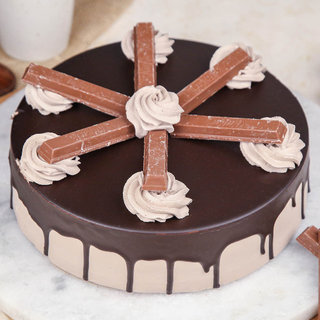 Round Kitkat Bake Cake