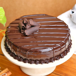 Buy Lip-smacking Chocolate Truffle Cake Online