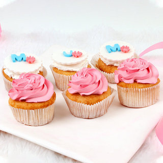 Mum Strawberry Cupcakes