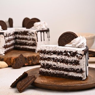 Sliced View of Oreo Choco Cake