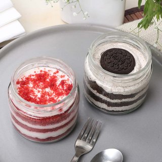 Red-Velvet Oreo Chocolate Jar Cake
