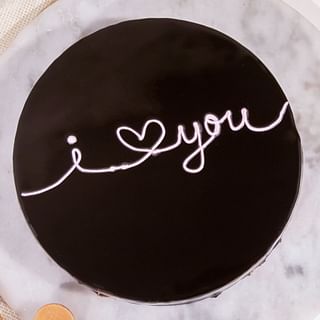 I Luv You Glaze Cake